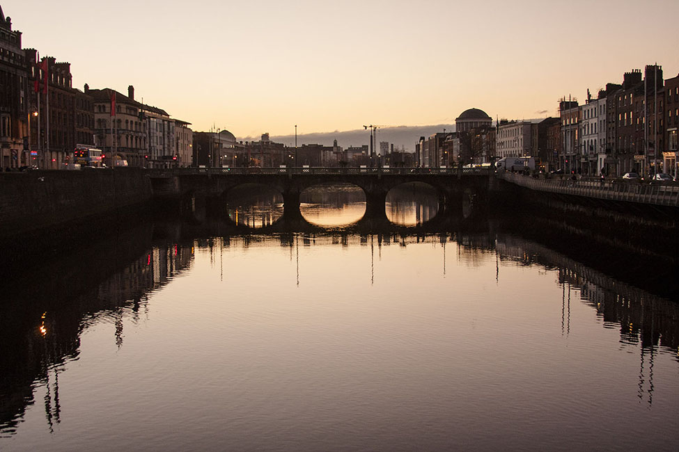 Il cielo di Irlanda ti copre di verde e ti annega di blu