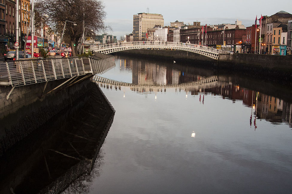 Il cielo di Irlanda ti copre di verde e ti annega di blu