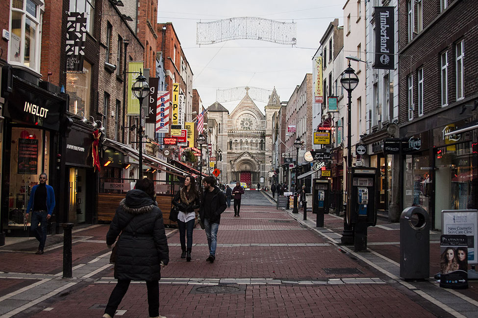 Il cielo di Irlanda ti copre di verde e ti annega di blu