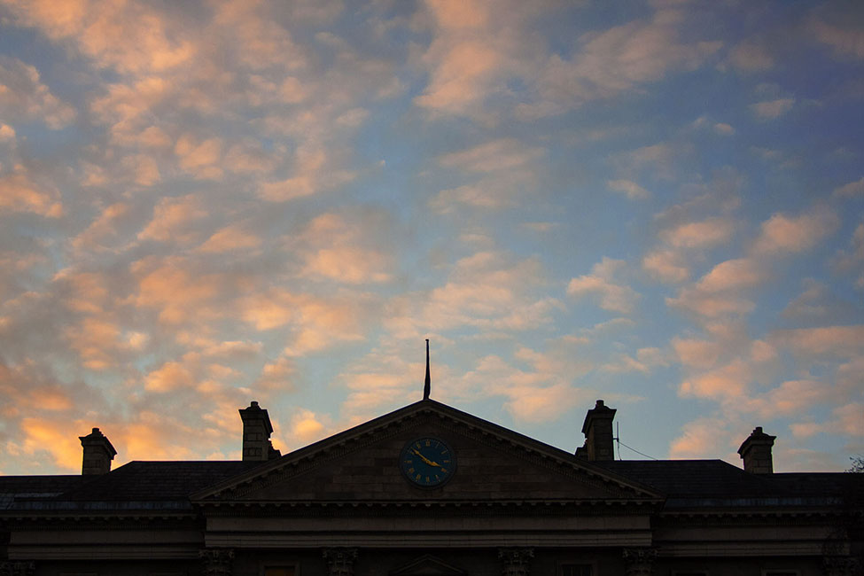 Il cielo di Irlanda ti copre di verde e ti annega di blu
