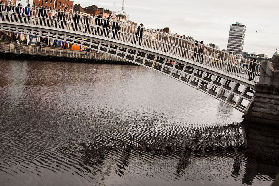 Il cielo di Irlanda ti copre di verde e ti annega di blu