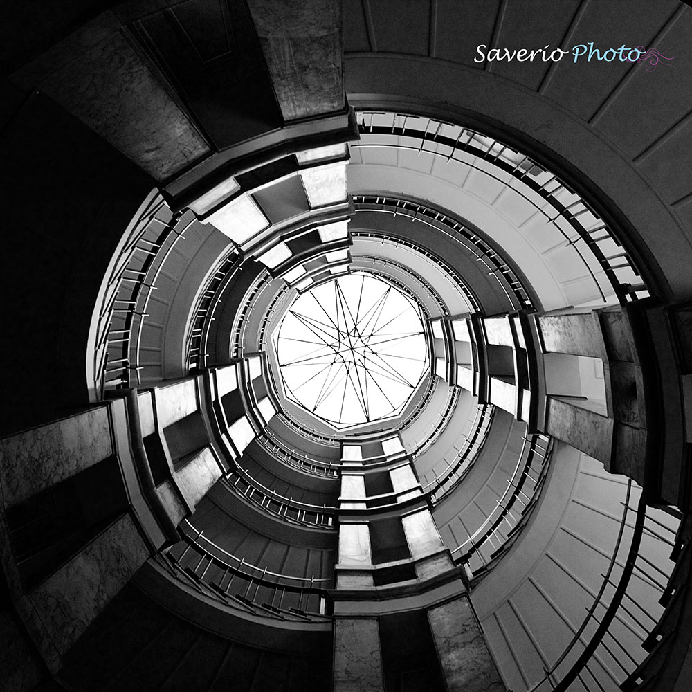 Milano - Palazzo Mezzanotte
