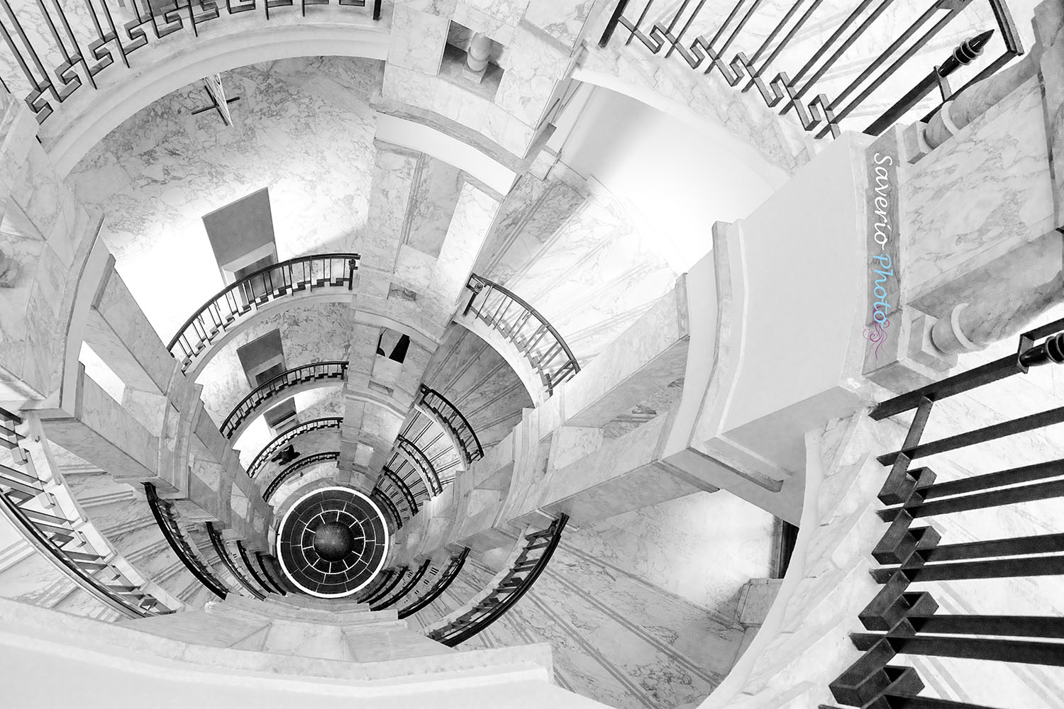 Milano - Palazzo Mezzanotte