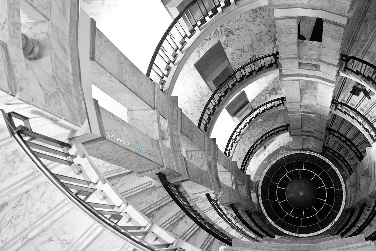 Milano - Palazzo Mezzanotte